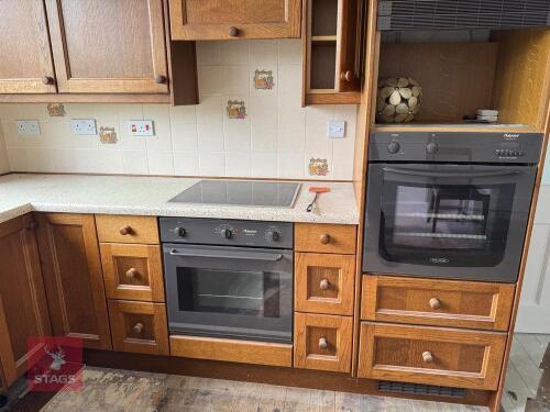 FULL OAK KITCHEN WITH TOP & BOTTOM OVENS