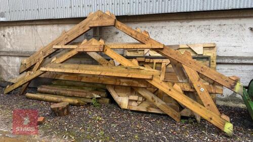 4 WOODEN ROOF TRUSSES 20' SPAN