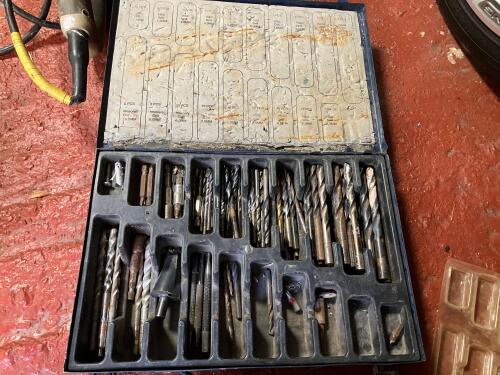 LRG QTY OF TITAN DRILL BITS (S)