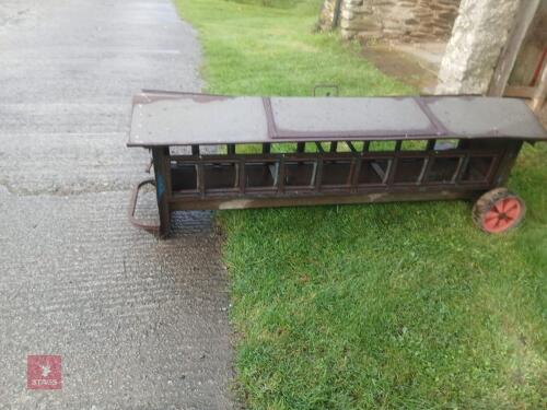 SMALL CREEP FEEDER