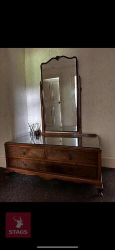 ANTIQUE DRESSER