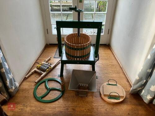 VIGO APPLE PRESS