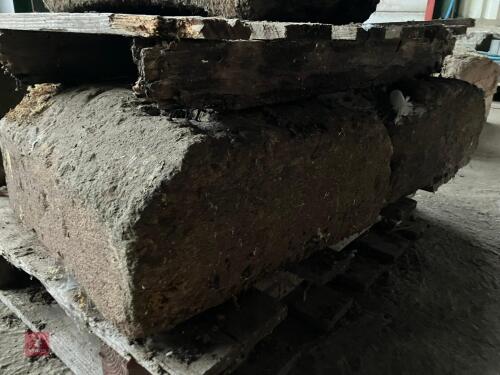 5 HAMSTONE PART COPINGS (70)