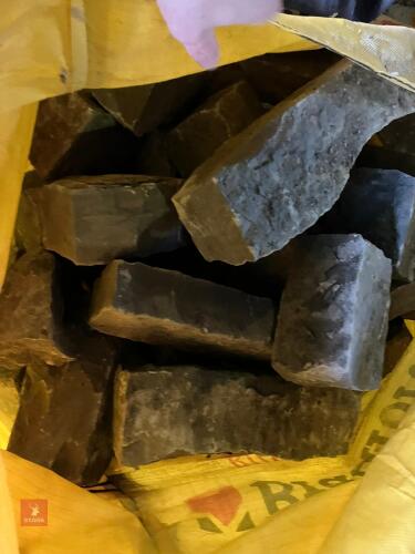 DUMPY BAG OF BLUE LIAS STONE (17)