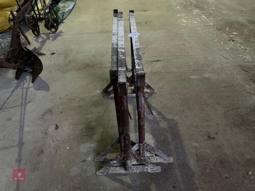 3 SMALL BUILDERS TRESTLES (84)