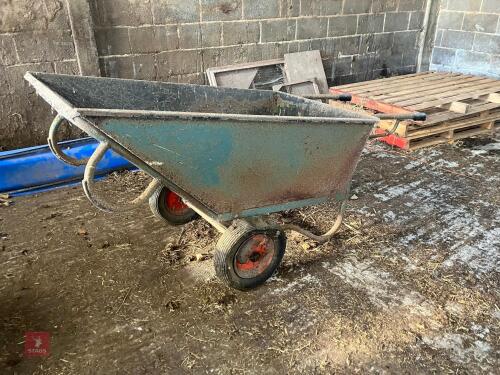 LARGE METAL FEED BARROW