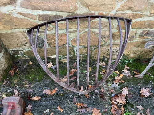 CAST IRON CORNER HAY FEEDER