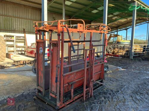 MOLE VALLEY CATTLE CRUSH