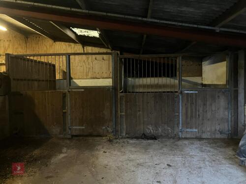 4 STABLE PANELS