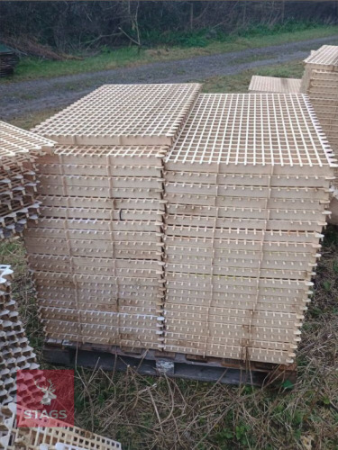 25 INTERLOCKING POULTRY SLATS