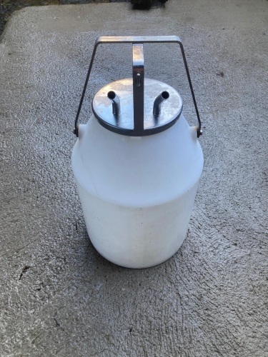 PLASTIC 30L MILK DUMP BUCKET