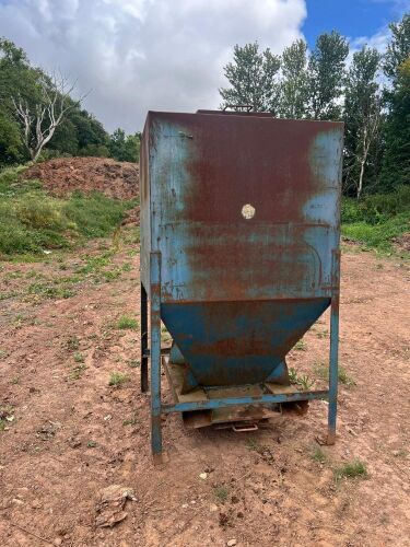 1.25T TOTE FEED BIN