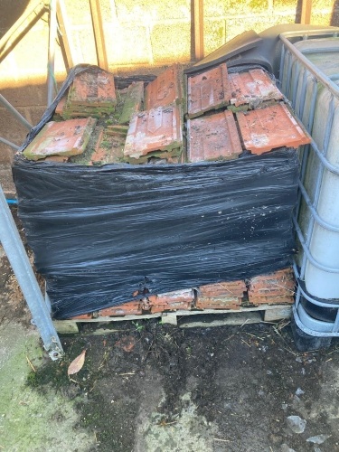 3.5 PALLETS OF RECLAIMED ROOF TILES