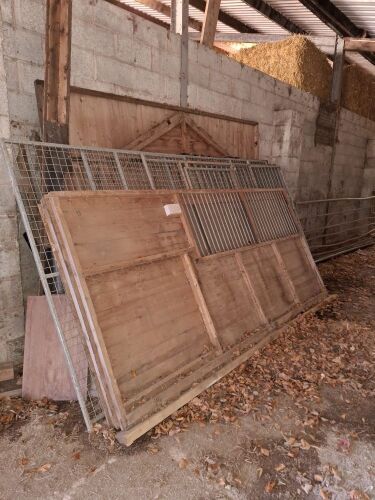 10' X 8' SECTIONAL DOG KENNEL