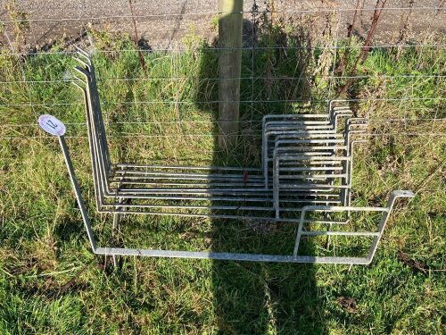 10 CALF HUTCH BRACKETS