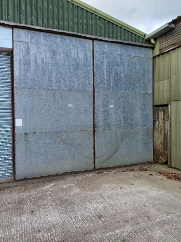 2 SLIDING DOORS