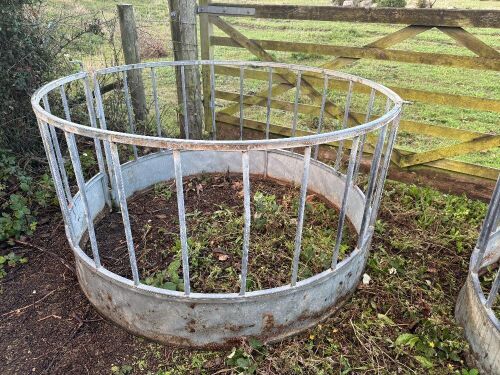 SHEEP RING FEEDER