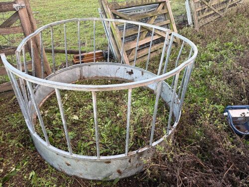 SHEEP RING FEEDER