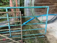 2 X METAL GATES - 5