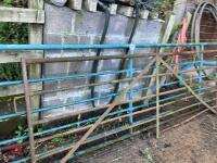 2 X METAL GATES - 14