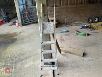 ALUMINIUM STEP LADDER - 2