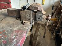 METAL FRAMED WORKBENCH AND VICE - 7