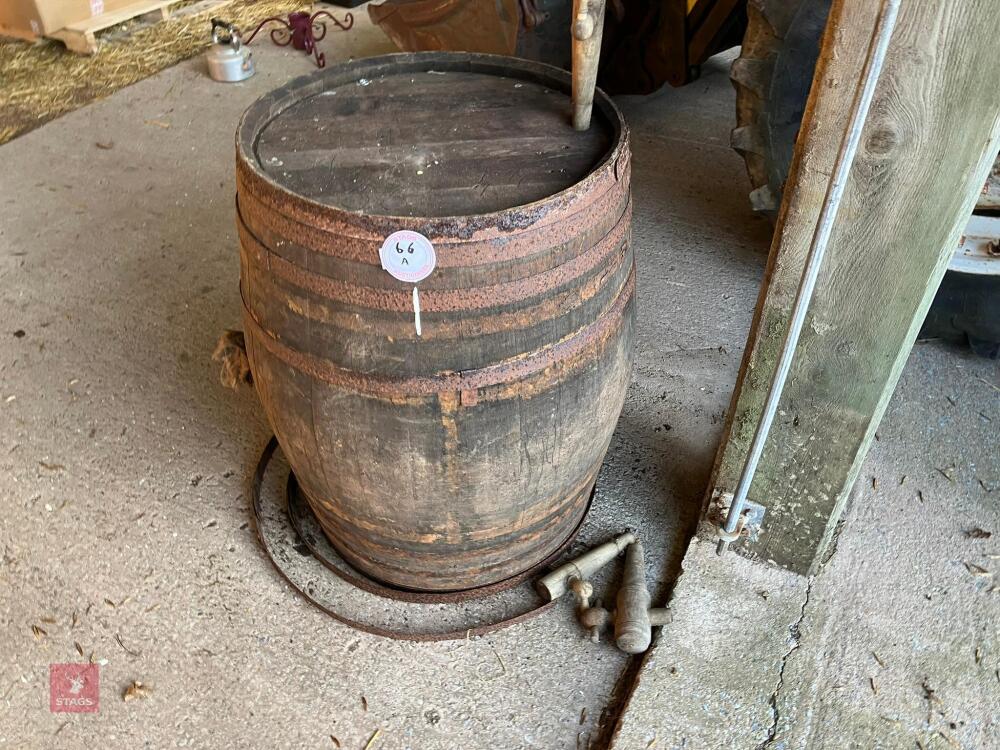 VINTAGE WOODEN BARREL