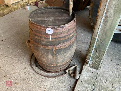 VINTAGE WOODEN BARREL
