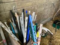 MIXED FENCING STAKES - 6