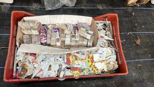 TRAY OF MIXED PLANT LABELS