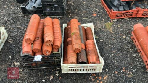 800 PLUS 7CM PLASTIC POTS