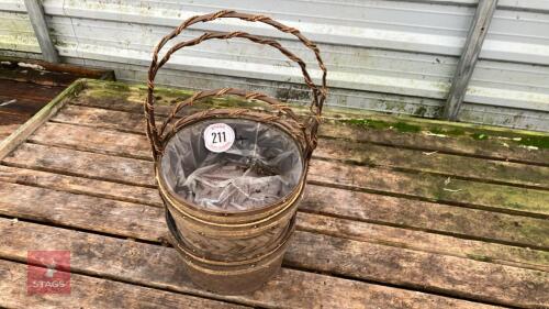 4 PLANT DISPLAY BASKETS