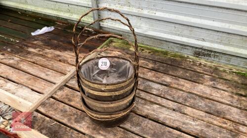 4 PLANT DISPLAY BASKETS