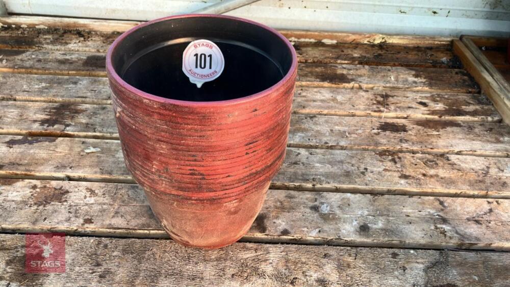 20 PLASTIC PAINTED RED POTS