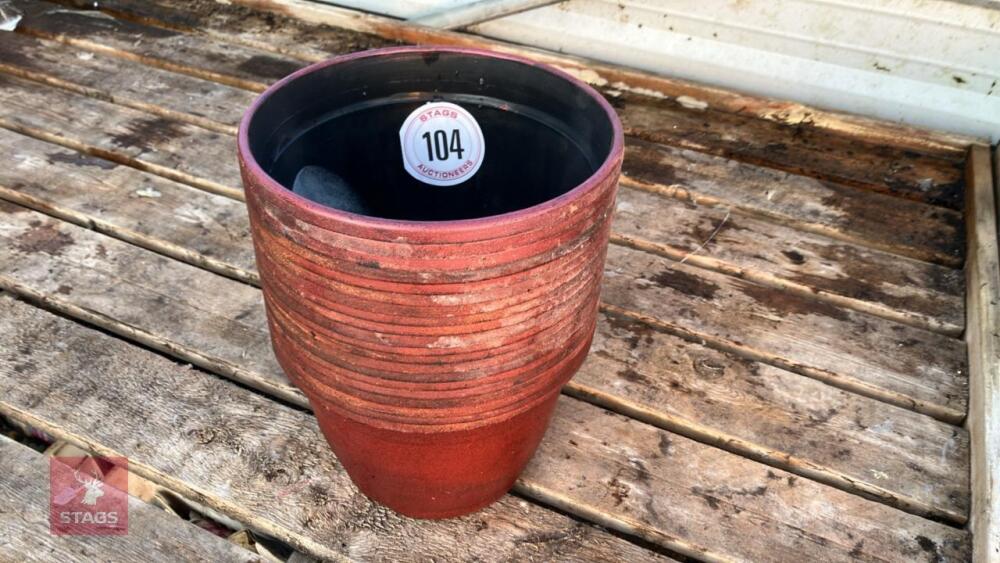 20 PLASTIC PAINTED RED POTS