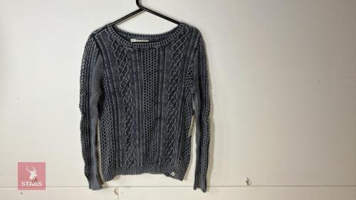 VOLCOM MESS ROUND CREW TOP - SIZE M