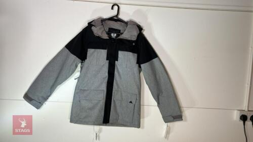 VOLCOM ALTERNATE INS JACKET - SIZE M