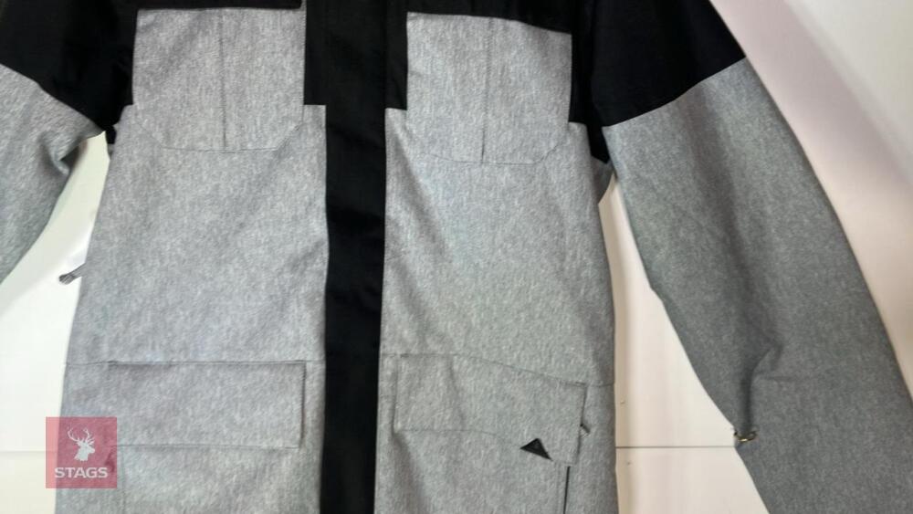 VOLCOM ALTERNATE INS JACKET - SIZE M