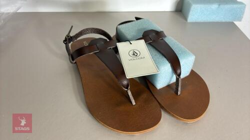 VOLCOM MAYA SANDAL - SIZE 4.5