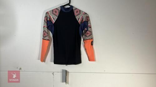 DAKINE WOMENS FLOW SNUG FIT SHORT SLEEVE