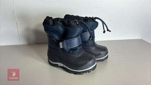 MAMMAL CICO BLACK BOOTS - SIZE 19/20