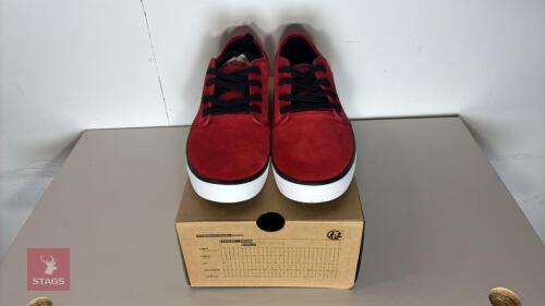 VOLCOM GRIMM 2 CRIMSON SHOE - SIZE 8