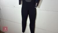 ANIMAL MENS LAVA BACK ZIP 5/4/3 WETSUIT - 5