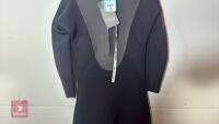 ANIMAL MENS LAVA BACK ZIP 5/4/3 WETSUIT - 14