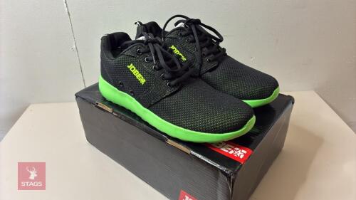 JOBE LACED TRAINER - SIZE 7.5