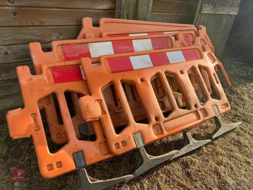 10 PLASTIC PEDESTRIAN BARRIERS