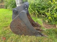DIGGER BUCKET TO FIT TAKEUCHI DIGGER - 3