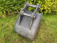 DIGGER BUCKET TO FIT TAKEUCHI DIGGER - 6