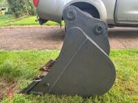 DIGGER BUCKET TO FIT TAKEUCHI DIGGER - 8