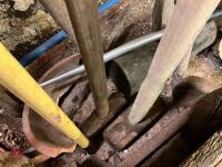 LRG ARRAY OF GARDEN TOOLS (180) - 5